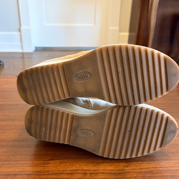 Sofft Cream Women’s Suede Ankle Booties - Picture 8 of 11
